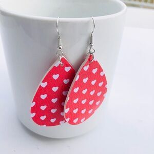 Faux leather tear drop dangle fashion earrings